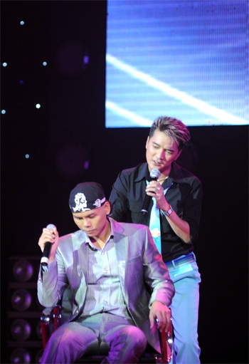 Hoài Linh khiến Mr Đàm… quên lời hát - 3