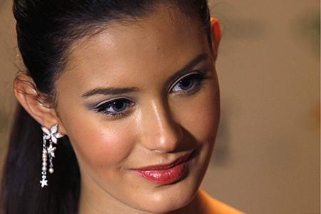 Vị trí nào cho "người đẹp scandal" của Nga? - 16