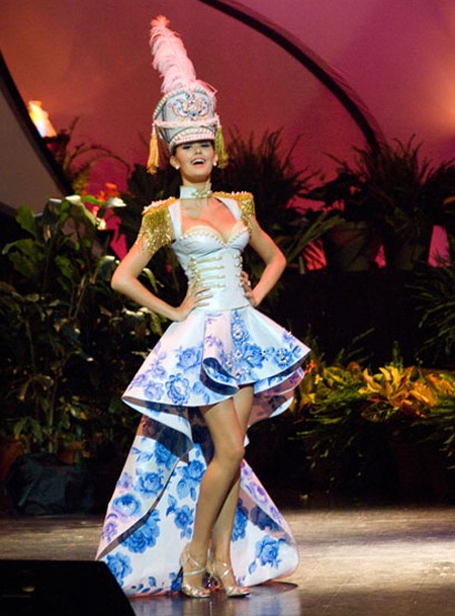 Vị trí nào cho "người đẹp scandal" của Nga? - 4