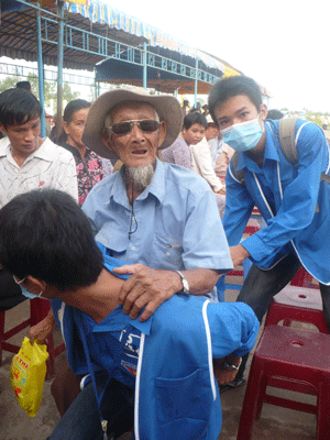 Ăn chay, “say” làm việc thiện - 8 Ăn chay, “say” làm việc thiện - 8