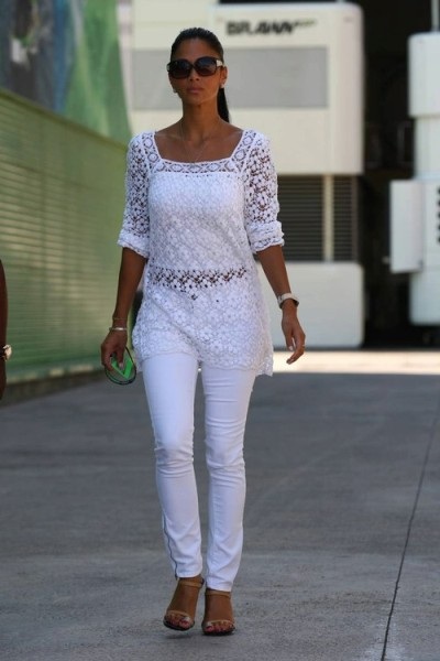 Những “bóng hồng” trên trường đua Valencia - 10