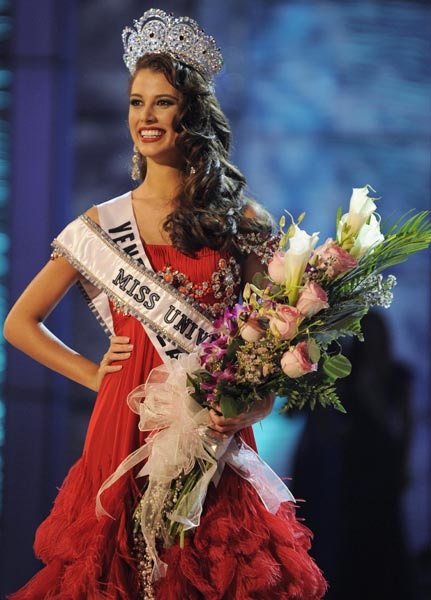 Xem lại đêm thi sôi động của Hoa hậu Hoàn vũ 2009 - 60