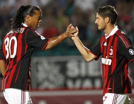 “Milan sẽ không đánh đổi Ronaldinho lấy bất kỳ ai” - 1 “Milan sẽ không đánh đổi Ronaldinho lấy bất kỳ ai” - 1