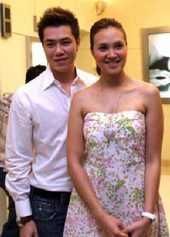 Tata Young tạm thời “nghỉ yêu”  - 2