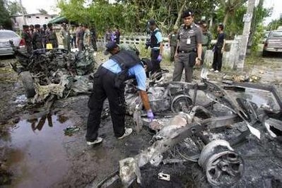 Miền nam Thái Lan rung chuyển vì bom, 42 người bị thương - 1 Miền nam Thái Lan rung chuyển vì bom, 42 người bị thương - 1