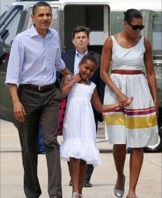 Chùm ảnh: Kỳ nghỉ hè của gia đình Tổng thống Mỹ  - 3