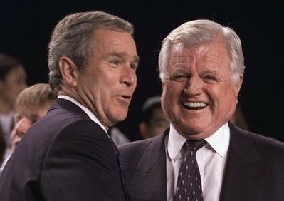 Cuộc đời Thượng nghị sĩ Mỹ Edward Kennedy qua ảnh - 12 Cuộc đời Thượng nghị sĩ Mỹ Edward Kennedy qua ảnh - 12