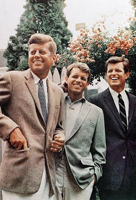 Cuộc đời Thượng nghị sĩ Mỹ Edward Kennedy qua ảnh - 5 Cuộc đời Thượng nghị sĩ Mỹ Edward Kennedy qua ảnh - 5