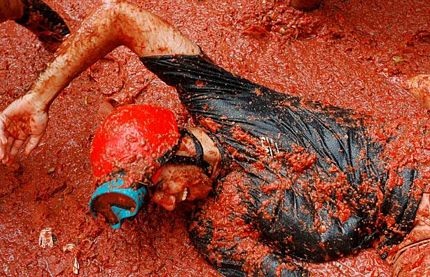 Chùm ảnh: Cà chua "nhuộm đỏ" thị trấn - 5 Chùm ảnh: Cà chua "nhuộm đỏ" thị trấn - 5