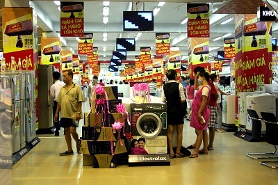 Mừng ngày Quốc khánh, cơn lốc giá sốc tại các siêu thị điện máy - 2
