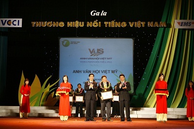 Hệ thống Anh Văn hội Việt Mỹ - “Thương hiệu nổi tiếng nhất ngành hàng giáo dục đào tạo” - 2 Hệ thống Anh Văn hội Việt Mỹ - “Thương hiệu nổi tiếng nhất ngành hàng giáo dục đào tạo” - 2