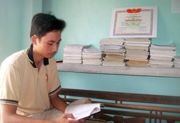 “Vé vớt” nào cho chàng trai thi ĐH đạt 25 điểm bị “trục trặc lý lịch”? - 1 “Vé vớt” nào cho chàng trai thi ĐH đạt 25 điểm bị “trục trặc lý lịch”? - 1