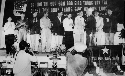 Chuyện kể của người 3 lần vinh dự được gặp Bác - 2 Chuyện kể của người 3 lần vinh dự được gặp Bác - 2