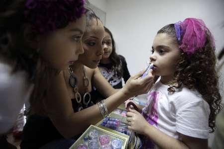 Đột nhập lò đào tạo hoa hậu nhí ở Venezuela - 7