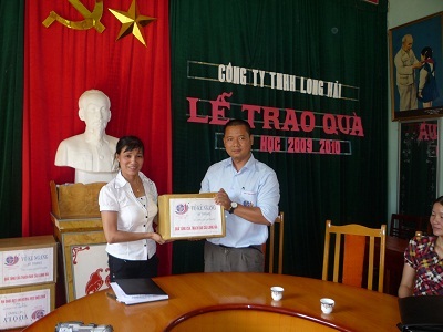 Thạch rau câu Long Hải tặng vở cho học sinh nghèo miền núi - 2