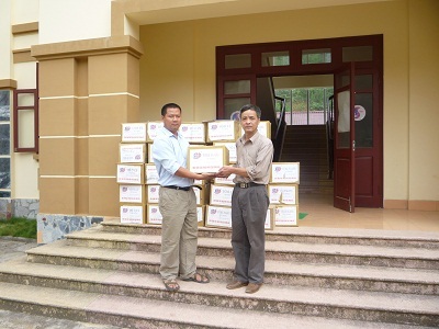 Thạch rau câu Long Hải tặng vở cho học sinh nghèo miền núi - 3