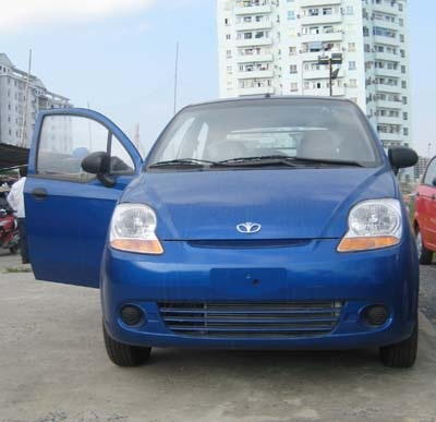 Matiz Van: Xe nội được đăng ký, xe ngoại “hãy đợi đấy”! - 2 Matiz Van: Xe nội được đăng ký, xe ngoại “hãy đợi đấy”! - 2