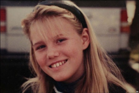 Kẻ bắt cóc, giam cầm cô gái 18 năm "nghiện sex" - 2 Kẻ bắt cóc, giam cầm cô gái 18 năm "nghiện sex" - 2