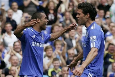 “Giải mã” Burnley, Chelsea tạm chiếm ngôi đầu - 3 “Giải mã” Burnley, Chelsea tạm chiếm ngôi đầu - 3