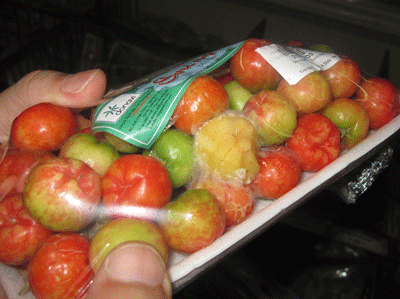 Siêu thị bán hoa quả mốc thối - 1