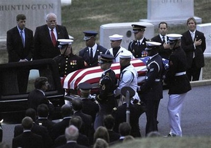 Nước Mỹ tiễn biệt "con sư tử của Thượng viện" - 17