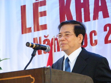 Chủ tịch nước đánh trống khai giảng năm học 2009 - 2010 - 3 Chủ tịch nước đánh trống khai giảng năm học 2009 - 2010 - 3