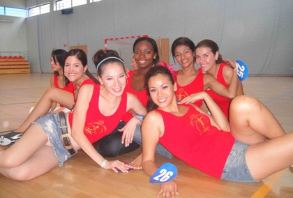 Thí sinh Hoa hậu Siêu quốc gia tập múa ba -lê - 8