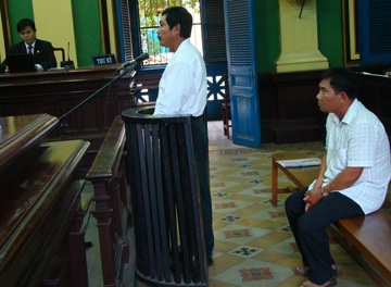 Nguyên giám đốc Bến xe miền Đông lĩnh án - 1 Nguyên giám đốc Bến xe miền Đông lĩnh án - 1