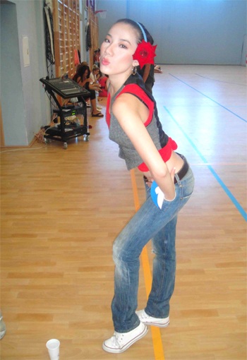 Người đẹp Bahamas bị ngất xỉu - 2 Người đẹp Bahamas bị ngất xỉu - 2