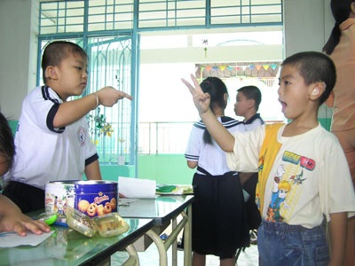 Năm học mới của những học trò “đặc biệt” - 4