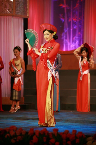 Ấn tượng từ những “quý bà” đẹp lớn tuổi - 9 Ấn tượng từ những “quý bà” đẹp lớn tuổi - 9