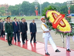 Lãnh đạo Đảng và Nhà nước viếng Hồ Chủ tịch - 1 Lãnh đạo Đảng và Nhà nước viếng Hồ Chủ tịch - 1