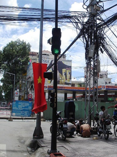 Vô vọng đứng nhìn con chết  - 2