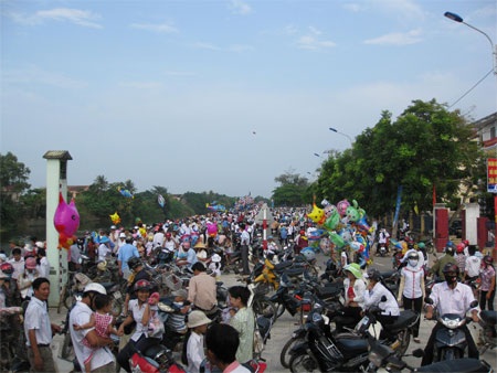 “Dậy sóng” đua thuyền mừng Tết Độc lập - 9