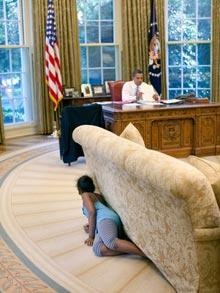 “Bắt quả tang” con gái Obama lẻn vào phòng Bầu dục - 1 “Bắt quả tang” con gái Obama lẻn vào phòng Bầu dục - 1