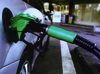 Nhiều cột đồng hồ đo xăng như... có ma - 3