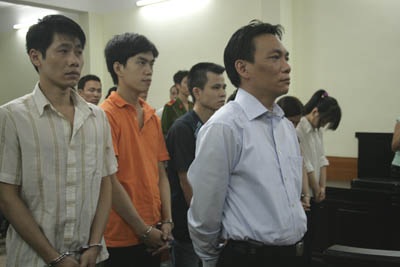 “Miễn tội” kinh doanh trái phép cho ông chủ New Century - 2 “Miễn tội” kinh doanh trái phép cho ông chủ New Century - 2