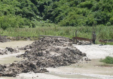 “Thiếc tặc” băm nát thung lũng Đạ Chomo - 4
