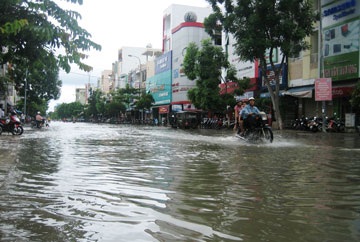 Chưa bao giờ Đà Nẵng ngập cao đến thế - 3 Chưa bao giờ Đà Nẵng ngập cao đến thế - 3