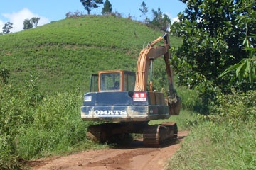 “Thiếc tặc” băm nát thung lũng Đạ Chomo - 1