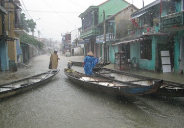 Hàng chục tỷ đồng trôi theo mưa lớn - 5