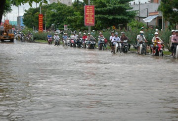 Đà Nẵng bất ngờ ngập trong biển nước - 1 Đà Nẵng bất ngờ ngập trong biển nước - 1