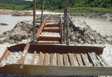 “Thiếc tặc” băm nát thung lũng Đạ Chomo - 3