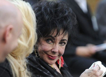 Tang lễ trầm buồn và xúc động của Michael Jackson - 13