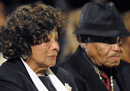 Tang lễ trầm buồn và xúc động của Michael Jackson - 9