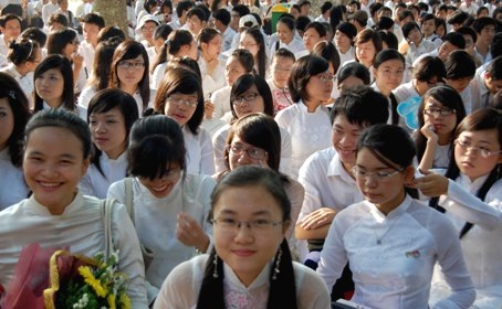 Nữ sinh Chu Văn An xinh xinh trong nắng khai trường - 12 Nữ sinh Chu Văn An xinh xinh trong nắng khai trường - 12
