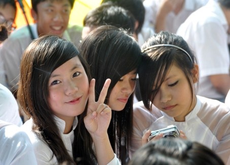 Nữ sinh Chu Văn An xinh xinh trong nắng khai trường - 6 Nữ sinh Chu Văn An xinh xinh trong nắng khai trường - 6