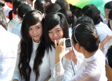 Nữ sinh Chu Văn An xinh xinh trong nắng khai trường - 7 Nữ sinh Chu Văn An xinh xinh trong nắng khai trường - 7