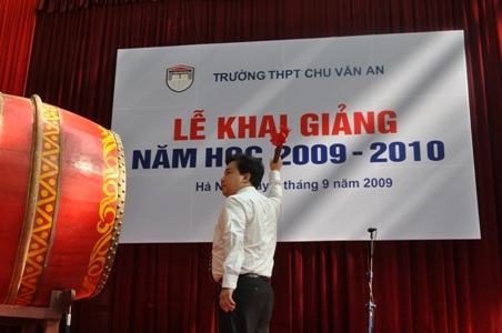 Nữ sinh Chu Văn An xinh xinh trong nắng khai trường - 1 Nữ sinh Chu Văn An xinh xinh trong nắng khai trường - 1