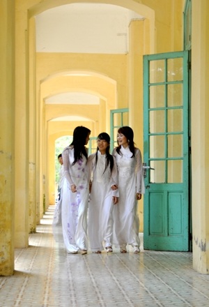 Nữ sinh Chu Văn An xinh xinh trong nắng khai trường - 9 Nữ sinh Chu Văn An xinh xinh trong nắng khai trường - 9